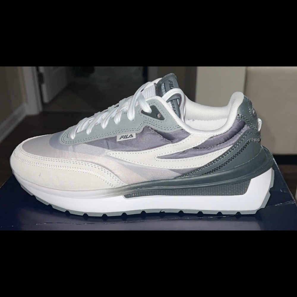 Fila renno BRAND NEW grade school sizes 6Y & 7y